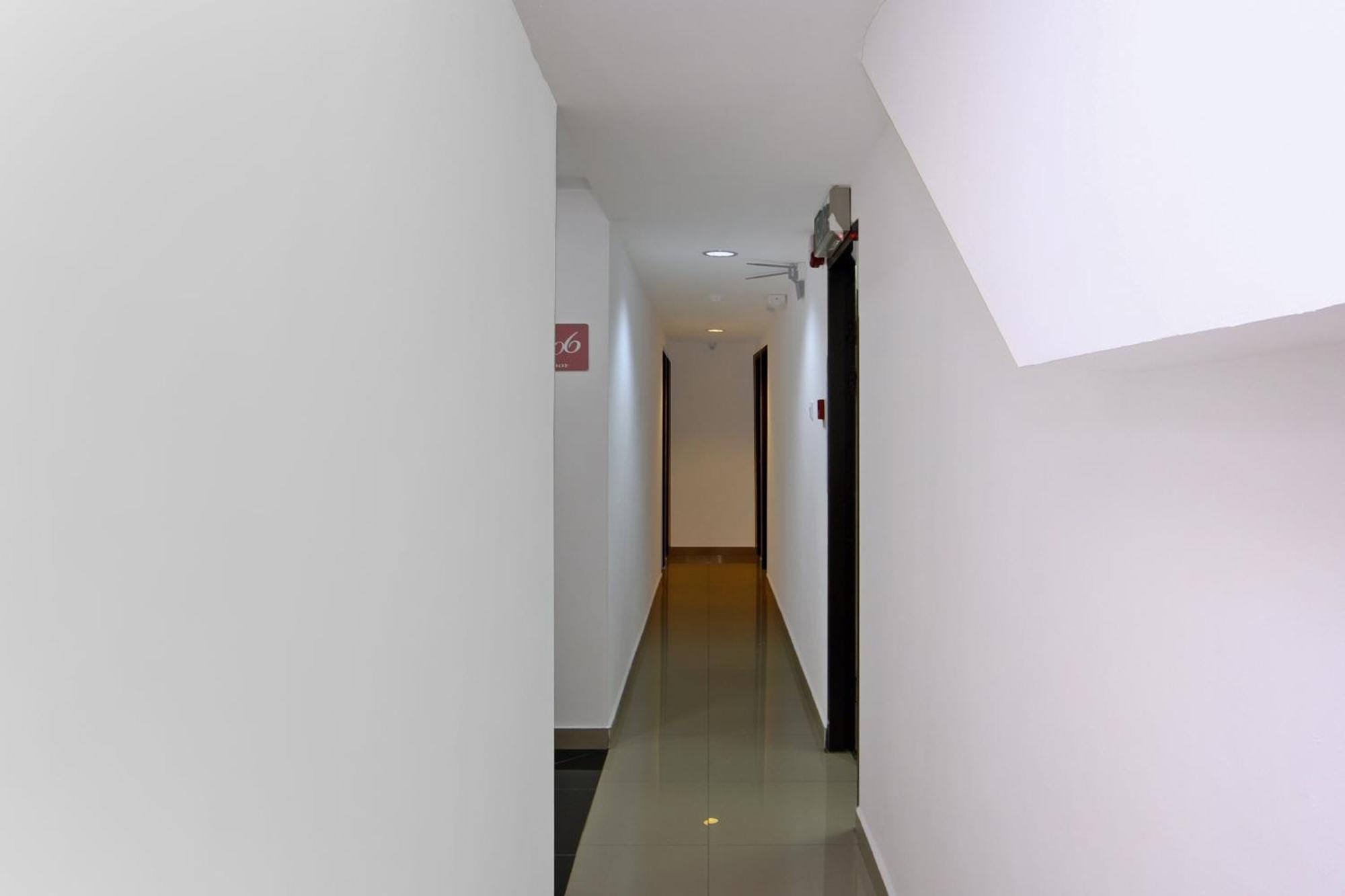 Oyo 44054 Holiday Mansion Inn Sibu Zewnętrze zdjęcie