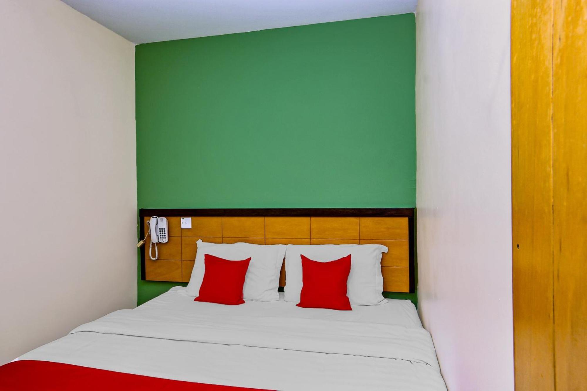 Oyo 44054 Holiday Mansion Inn Sibu Zewnętrze zdjęcie
