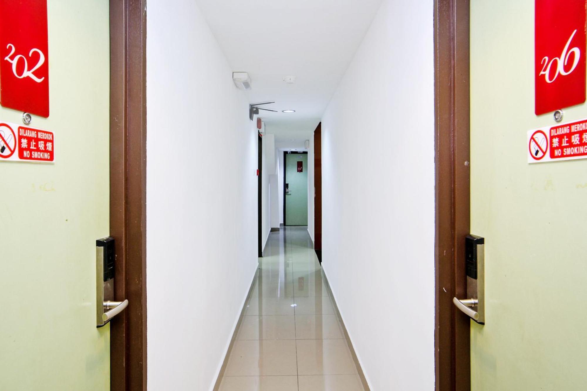 Oyo 44054 Holiday Mansion Inn Sibu Zewnętrze zdjęcie