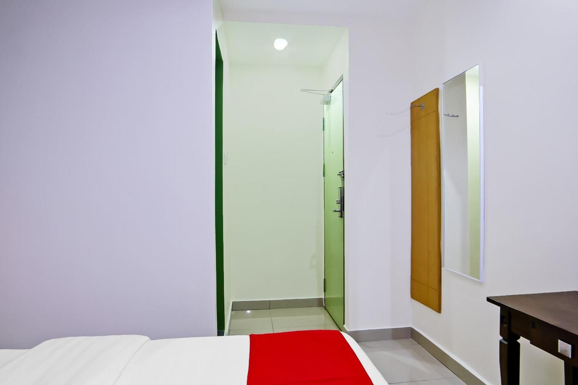 Oyo 44054 Holiday Mansion Inn Sibu Zewnętrze zdjęcie