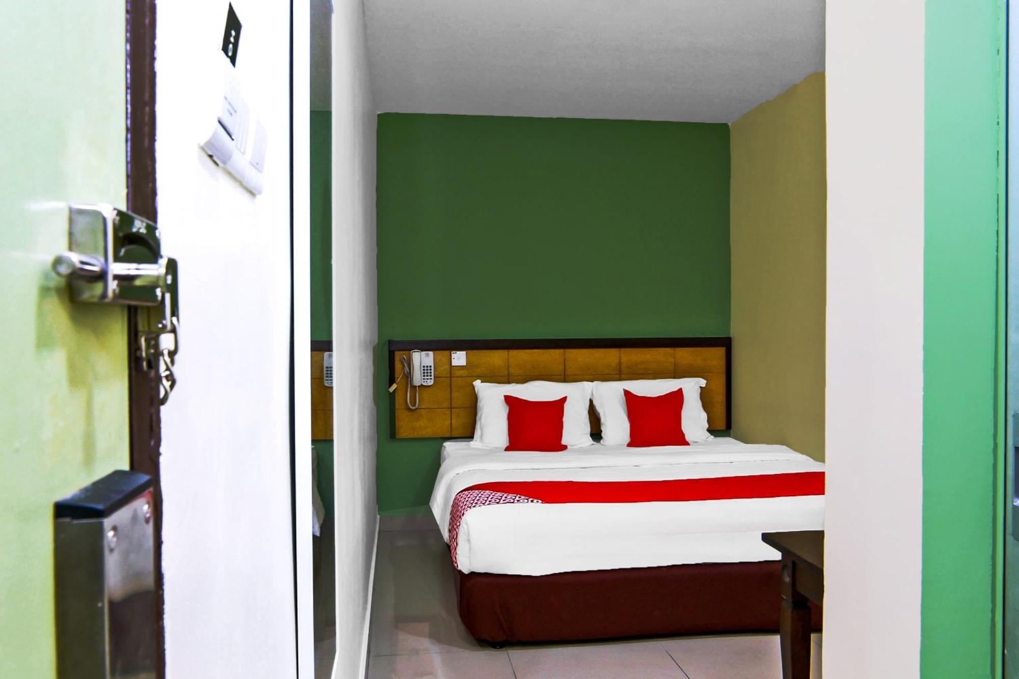 Oyo 44054 Holiday Mansion Inn Sibu Zewnętrze zdjęcie