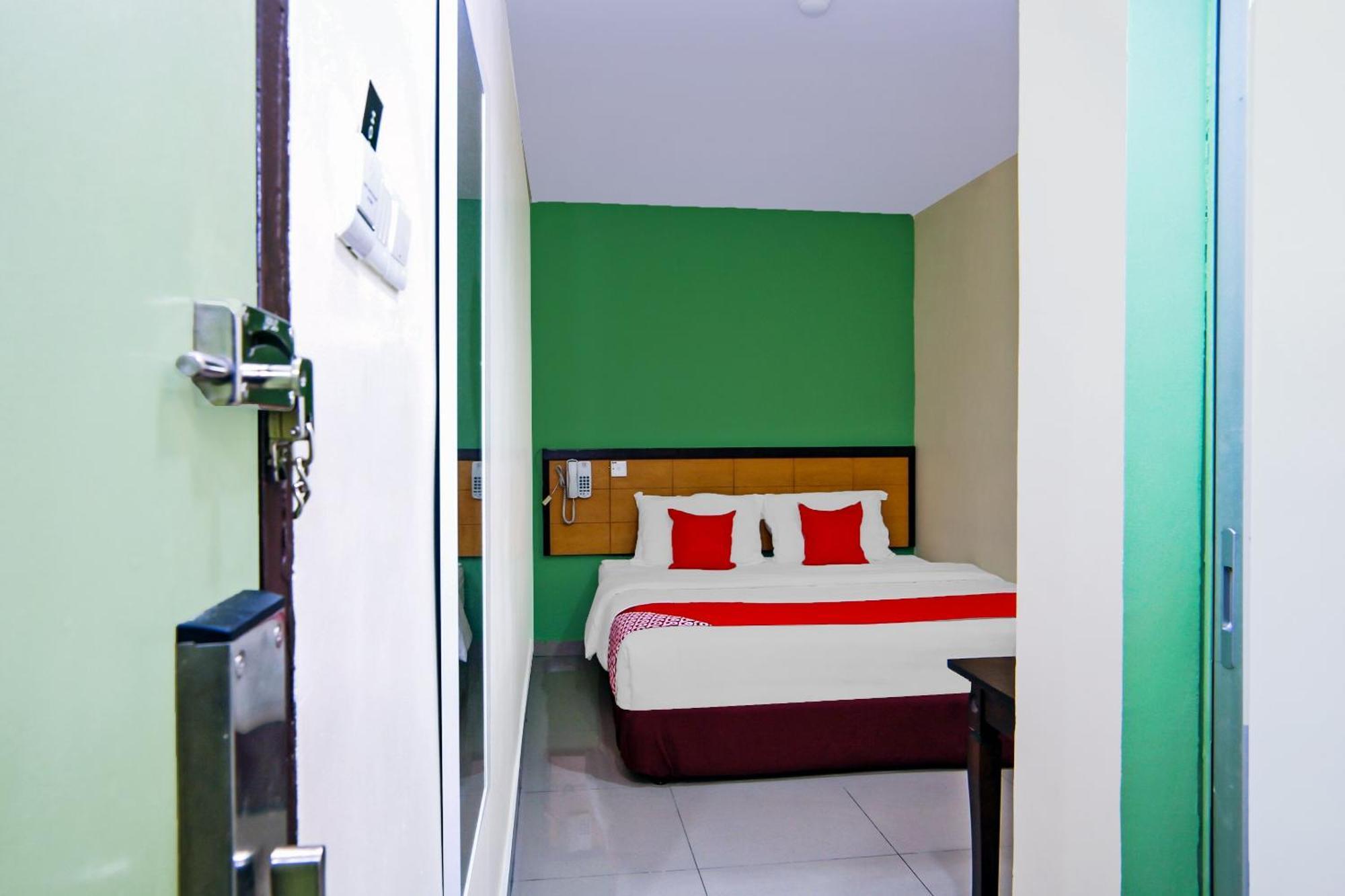 Oyo 44054 Holiday Mansion Inn Sibu Zewnętrze zdjęcie